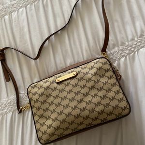 Michael Kors Cross Body Handbag